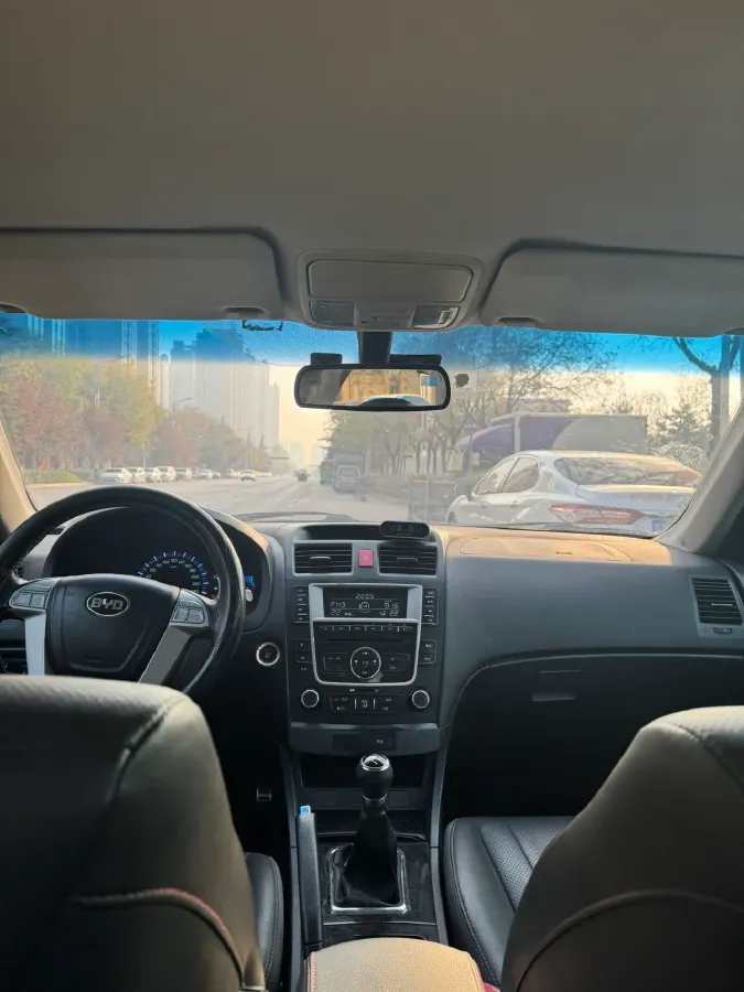 2013 BYD G6 2.0L 140HP L4 5MT,autocango,china used car exporter,china ev exporter,chinese used car exporter,chinese used ev exporter