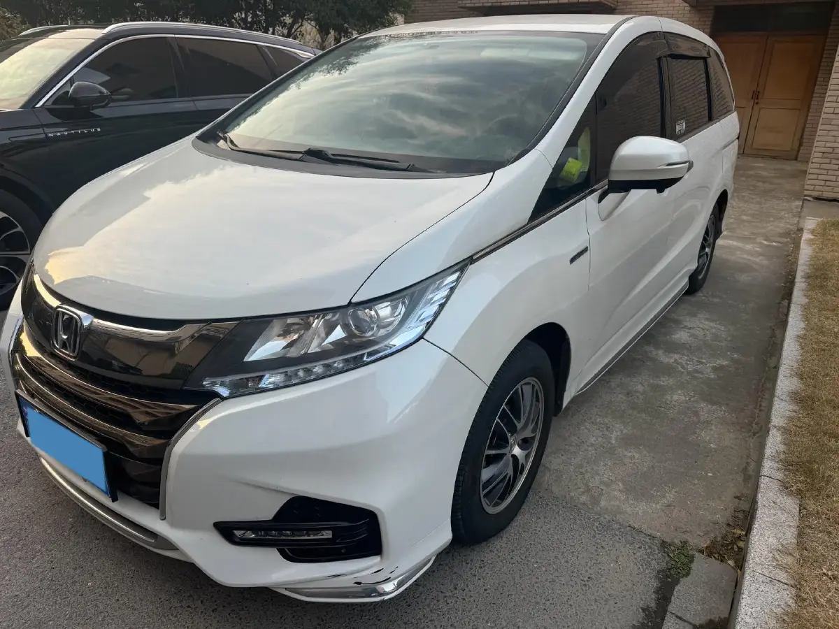 2019 Honda Odyssey 2.0L 146HP L4 E-CVT Hybrid
