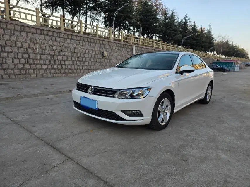 2017 Volkswagen Lamando 1.4T 131HP L4 7DCT