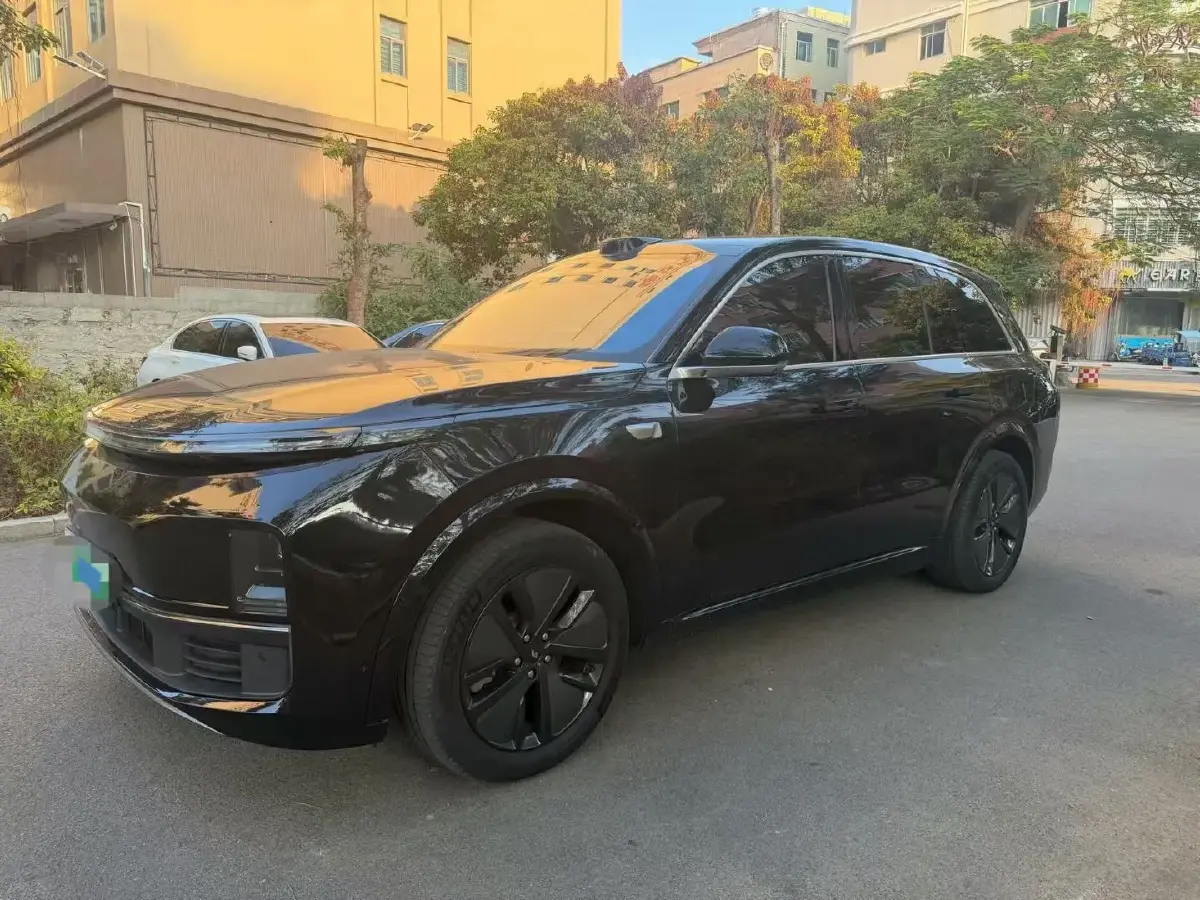 2024 Toyota Granvia 2.5L 189HP L4 E-CVT Hybrid 2024 Toyota Granvia 2.5L 189HP L4 E-CVT Hybrid