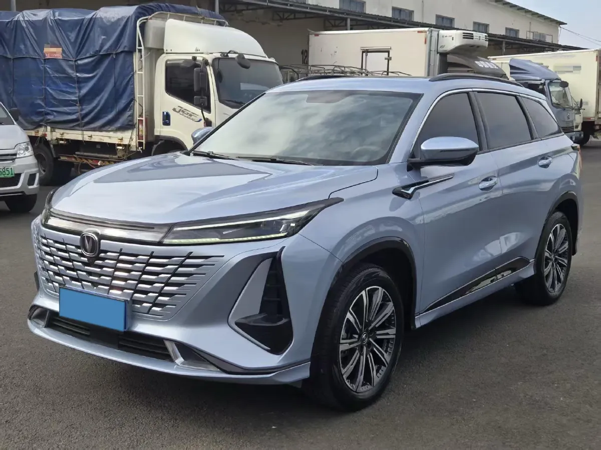 2023 ChangAn CS75 Plus 1.5T 188HP L4 8AT,autocango,china used car exporter,china ev exporter,chinese used car exporter,chinese used ev exporter