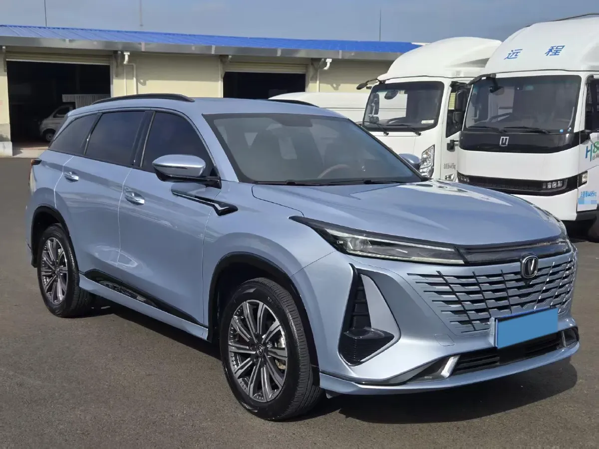 2023 ChangAn CS75 Plus 1.5T 188HP L4 8AT,autocango,china used car exporter,china ev exporter,chinese used car exporter,chinese used ev exporter