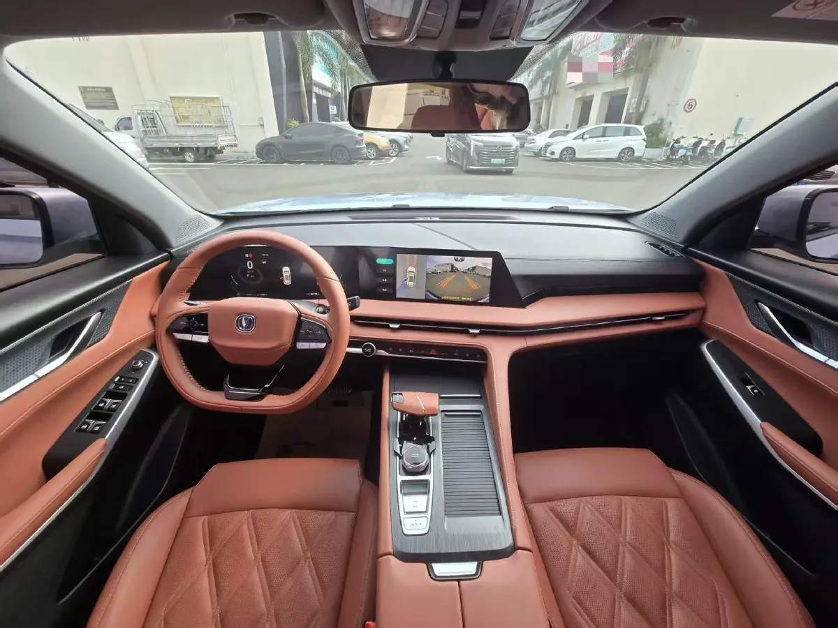 2023 ChangAn CS75 Plus 1.5T 188HP L4 8AT,autocango,china used car exporter,china ev exporter,chinese used car exporter,chinese used ev exporter