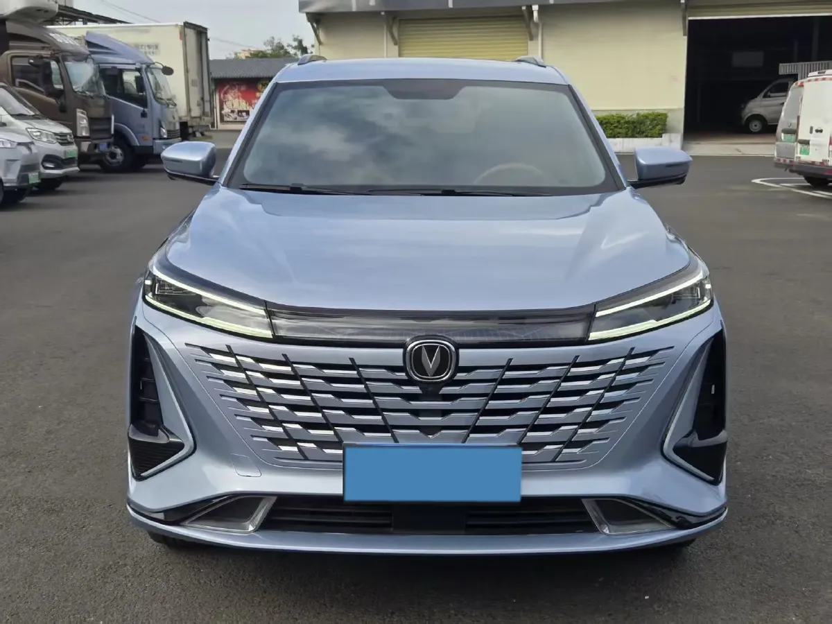 2023 ChangAn CS75 Plus 1.5T 188HP L4 8AT,autocango,china used car exporter,china ev exporter,chinese used car exporter,chinese used ev exporter