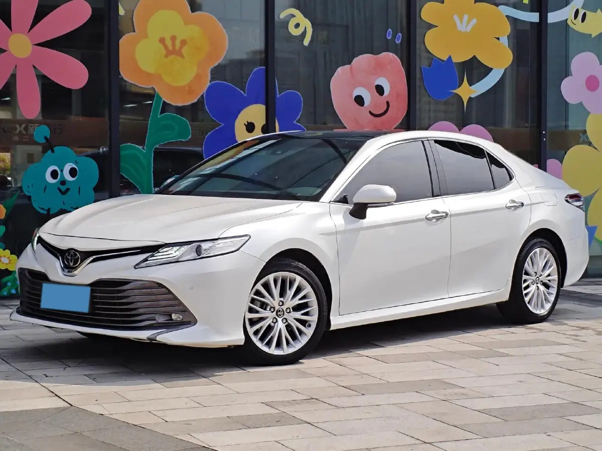 2019 Toyota Camry 2.5L 209HP L4 8AT