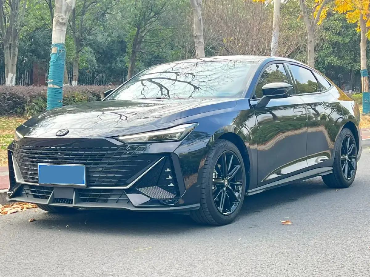 2022 ChangAn UNI-V 1.5T 188HP L4 7DCT