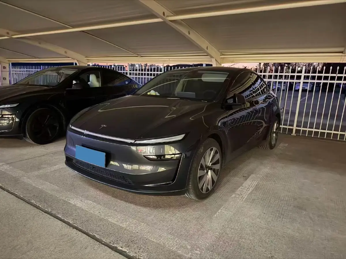 2025 Tesla Model Y BEV 78.4KWH