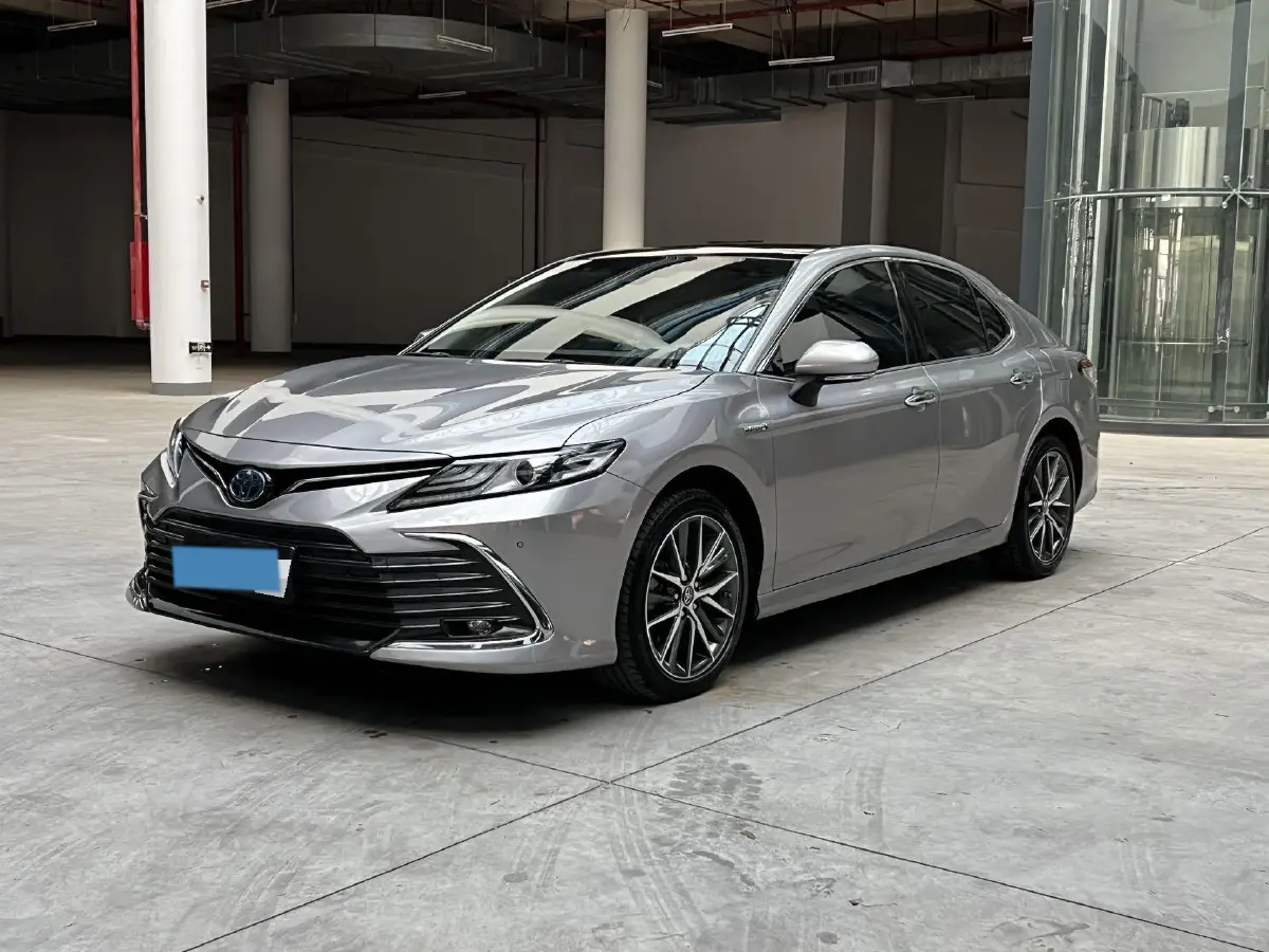 2021 Toyota Camry 2.5L 178HP L4 E-CVT Hybrid