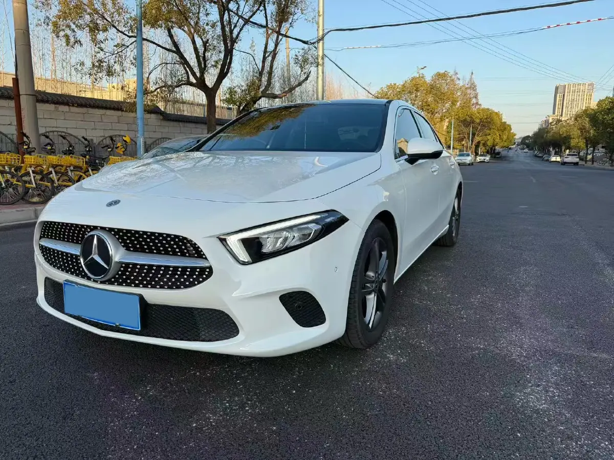 2020 Mercedes-Benz A Class 1.3T 163HP L4 7DCT