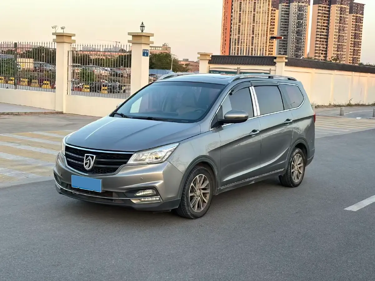 2017 BaoJun 730 1.5T 150HP L4 6DCT