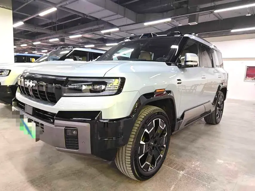 2025 FangChengBao Bao 8 2.0T 245HP L4 E-CVT PHEV 36.8KWH