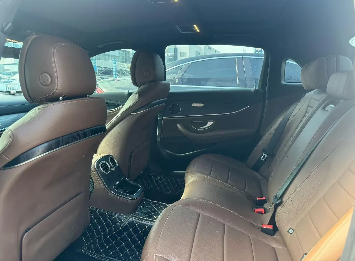 2023 Mercedes-Benz E Class 2.0T 211HP L4 9AT PHEV 25.4KWH,autocango,china used car exporter,china ev exporter,chinese used car exporter,chinese used ev exporter