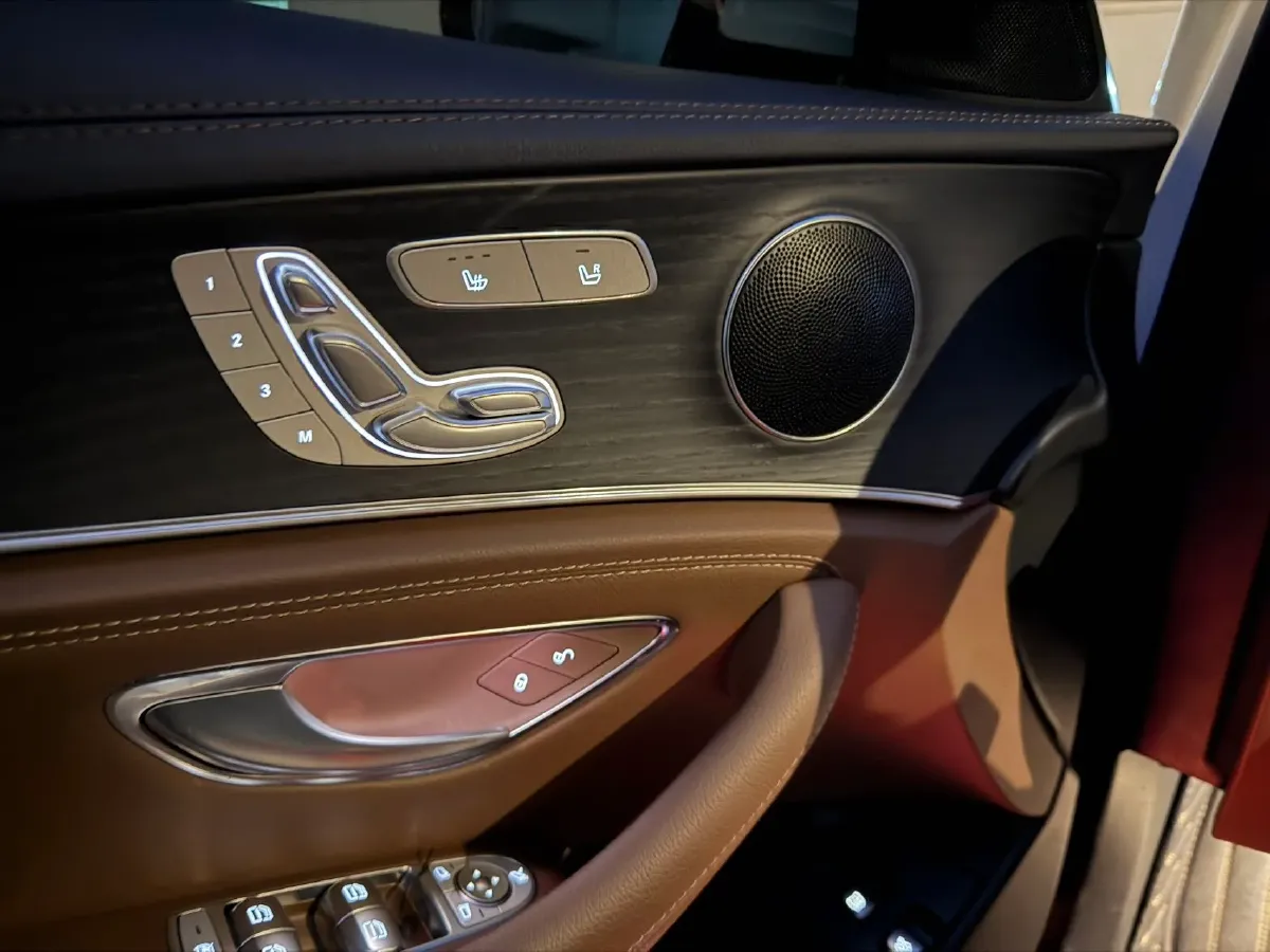 2023 Mercedes-Benz E Class 2.0T 211HP L4 9AT PHEV 25.4KWH,autocango,china used car exporter,china ev exporter,chinese used car exporter,chinese used ev exporter