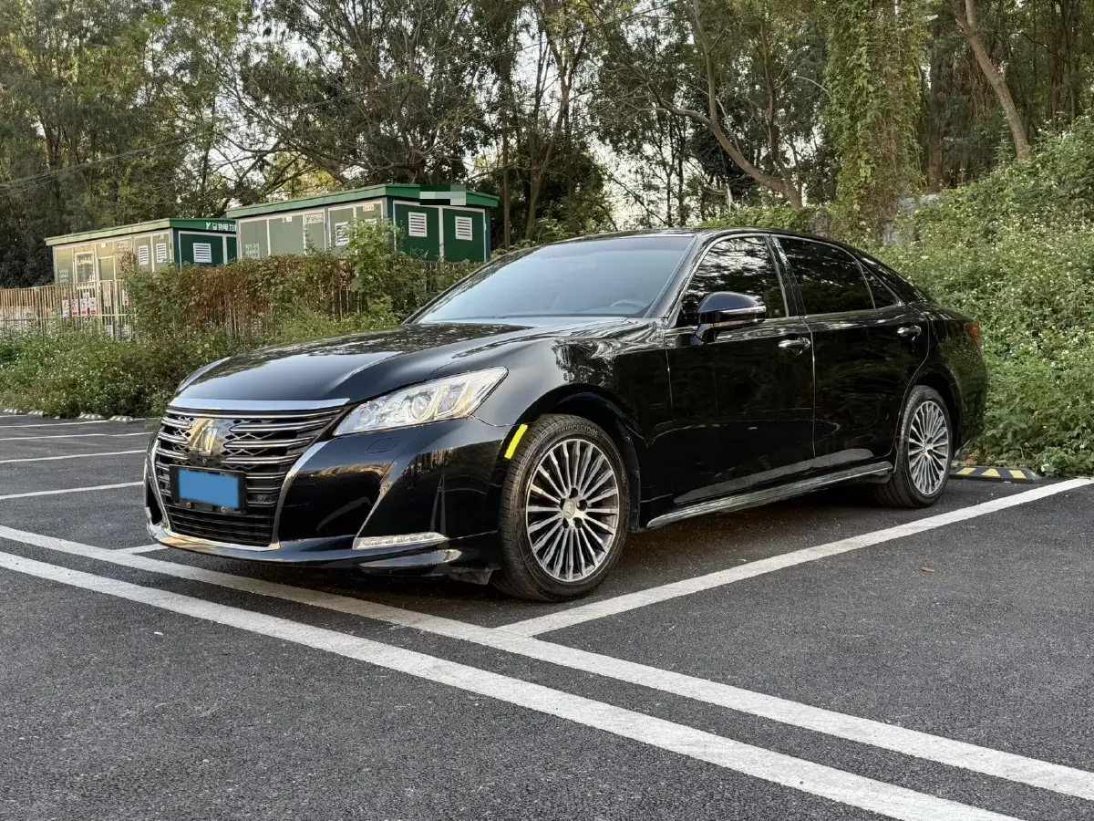 2018 Toyota Crown 2.0T 235HP L4 8AT