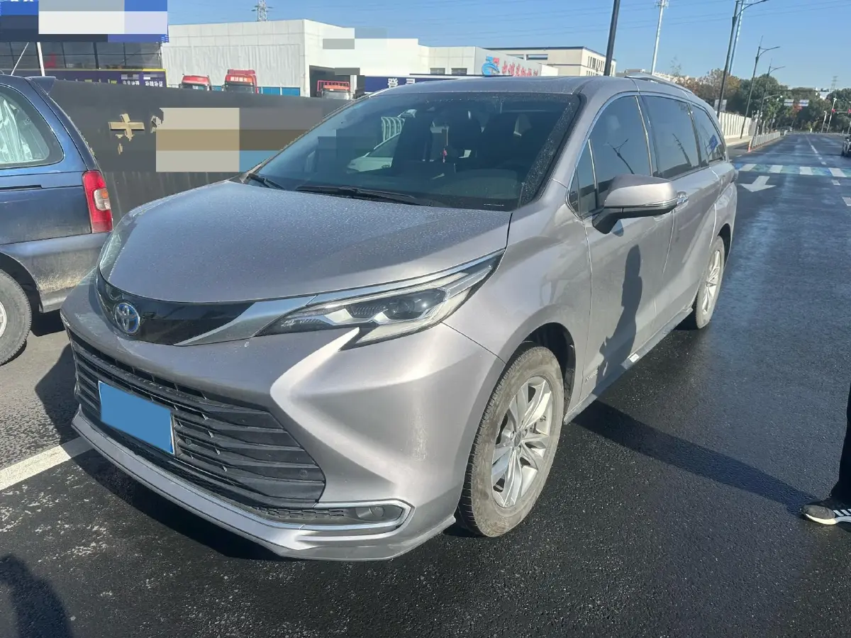 2021 Toyota Sienna 2.5L 192HP L4 E-CVT Hybrid