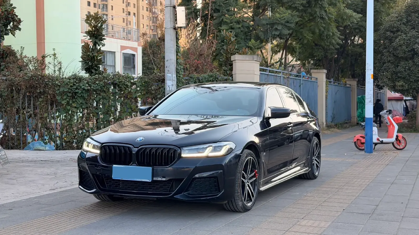 2022 BMW 5 Series 2.0T 252HP L4 8AT