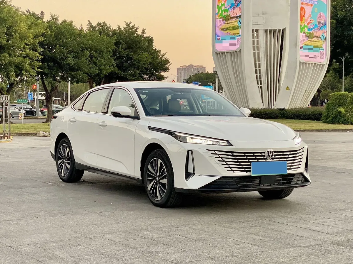 2025 ChangAn EadoPHEV 1.5L 98HP L4 E-CVT PHEV,autocango,china used car exporter,china ev exporter,chinese used car exporter,chinese used ev exporter