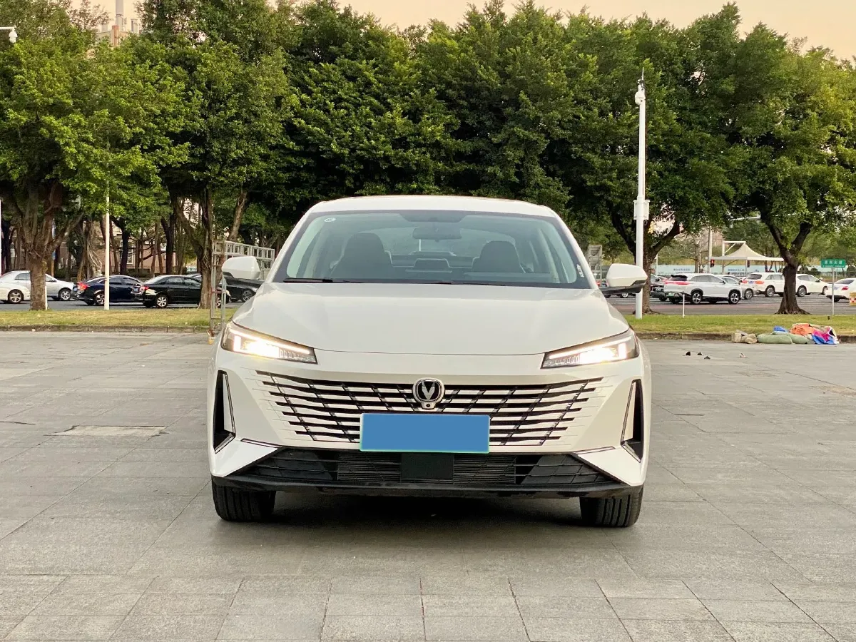 2025 ChangAn EadoPHEV 1.5L 98HP L4 E-CVT PHEV,autocango,china used car exporter,china ev exporter,chinese used car exporter,chinese used ev exporter