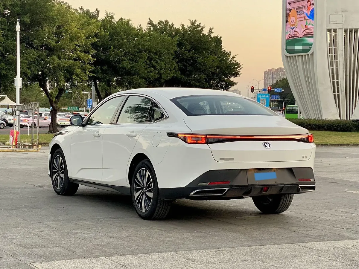 2025 ChangAn EadoPHEV 1.5L 98HP L4 E-CVT PHEV,autocango,china used car exporter,china ev exporter,chinese used car exporter,chinese used ev exporter
