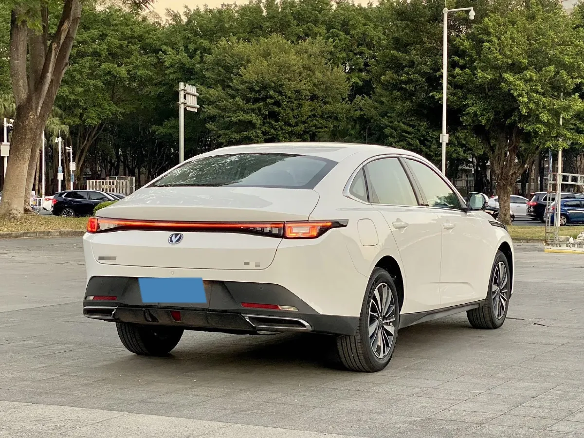 2025 ChangAn EadoPHEV 1.5L 98HP L4 E-CVT PHEV,autocango,china used car exporter,china ev exporter,chinese used car exporter,chinese used ev exporter