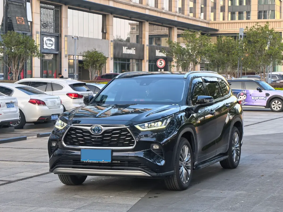 2023 Toyota Highlander 2.5L 189HP L4 E-CVT Hybrid