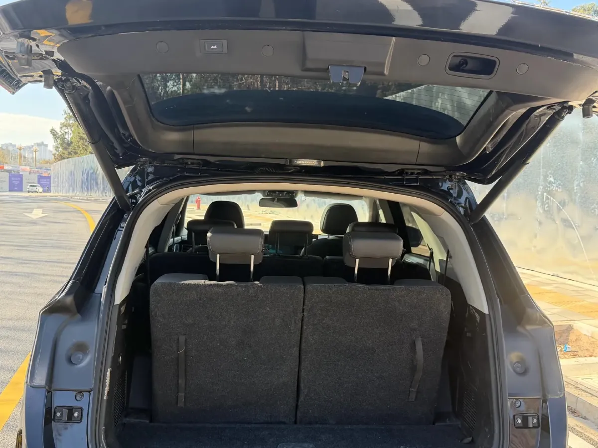 2021 DongFeng Forthing LingZhi Plus 2.0L 133HP L4 6MT,autocango,china used car exporter,china ev exporter,chinese used car exporter,chinese used ev exporter