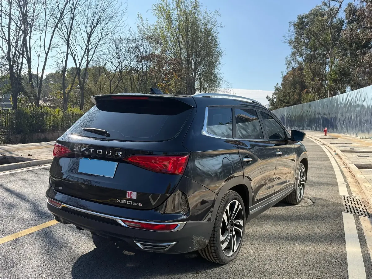 2021 DongFeng Forthing LingZhi Plus 2.0L 133HP L4 6MT,autocango,china used car exporter,china ev exporter,chinese used car exporter,chinese used ev exporter