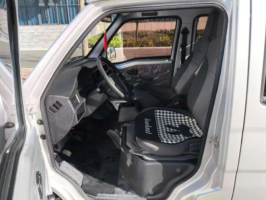 2023 WuLing ZhiGuang Mini Truck 1.5L 102HP L4 5MT,autocango,china used car exporter,china ev exporter,chinese used car exporter,chinese used ev exporter