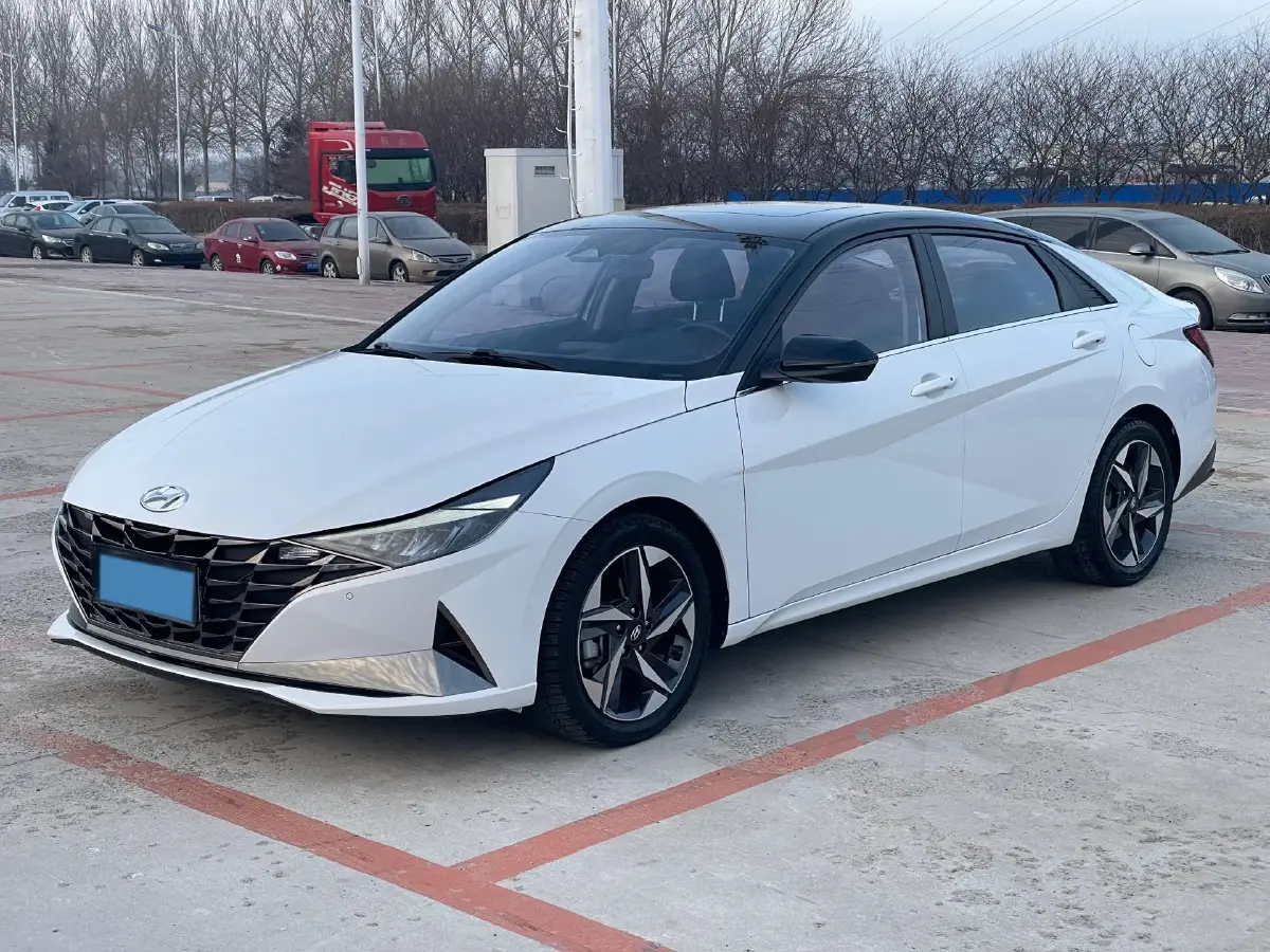 2022 Hyundai Elantra 1.5L 115HP L4 CVT