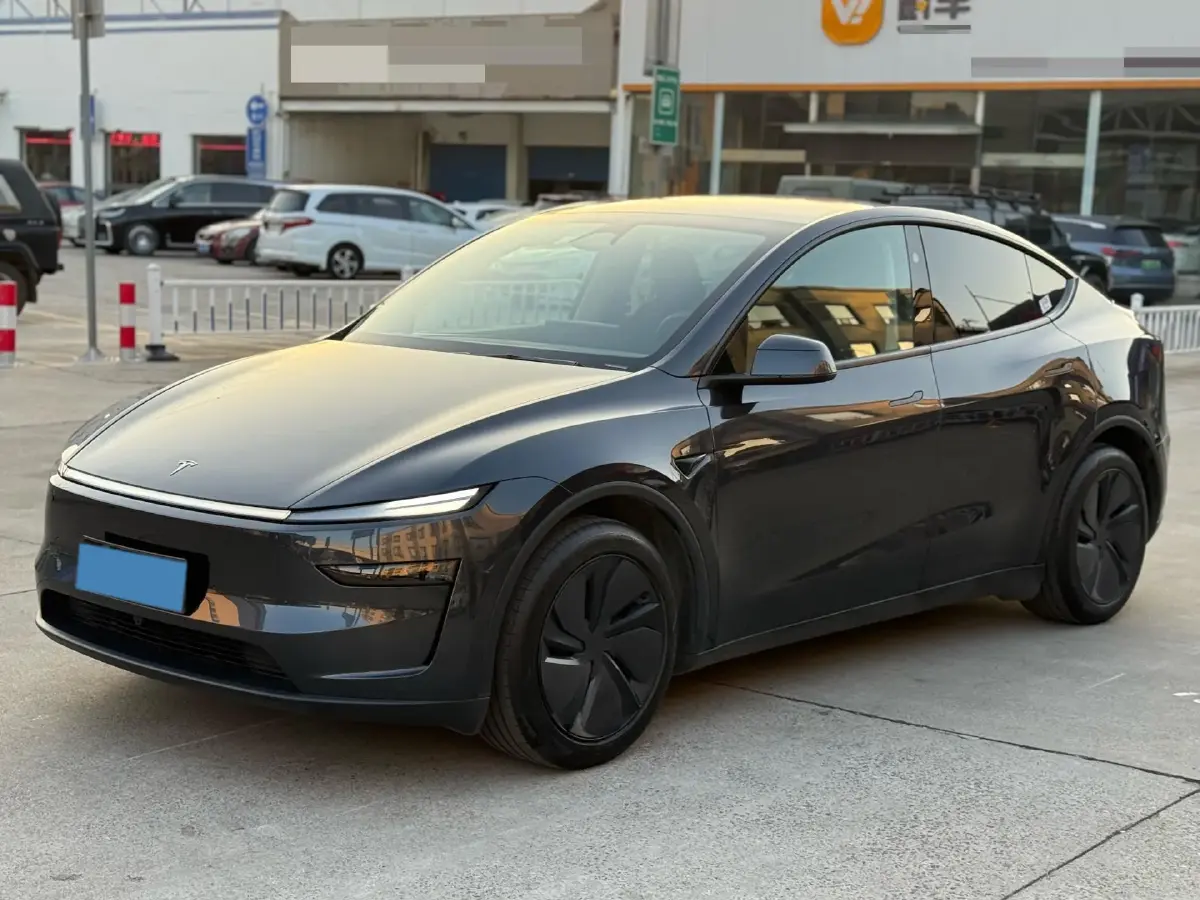 2025 Tesla Model Y BEV 62.5KWH
