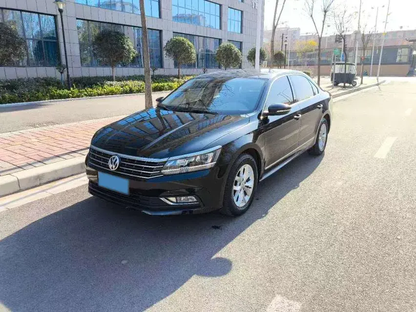 2015 Volkswagen Passat 1.8T 160HP L4 6AT