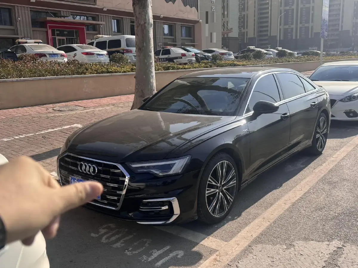 2022 Audi A6L 2.0T 190HP L4 7DCT