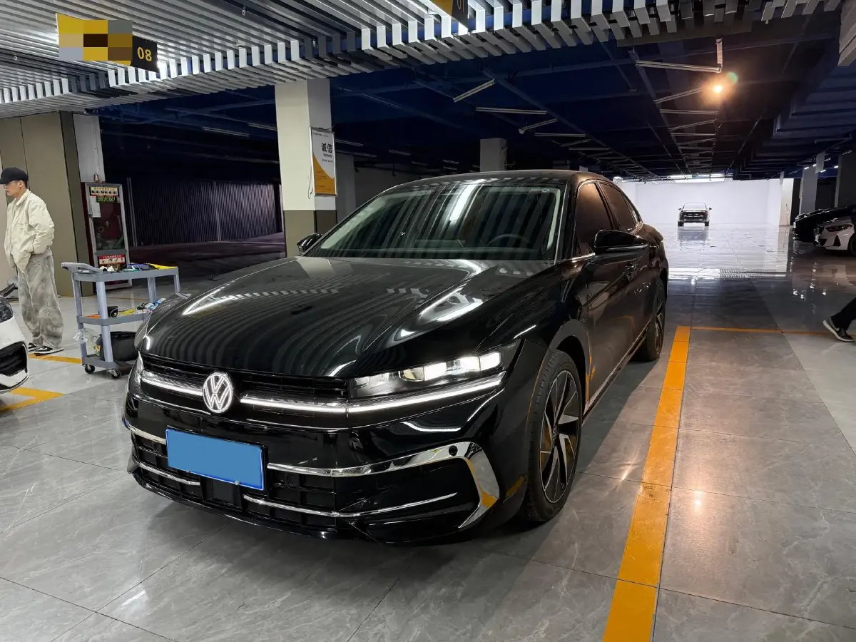 2024 Volkswagen Magotan 2.0T 220HP L4 7DCT