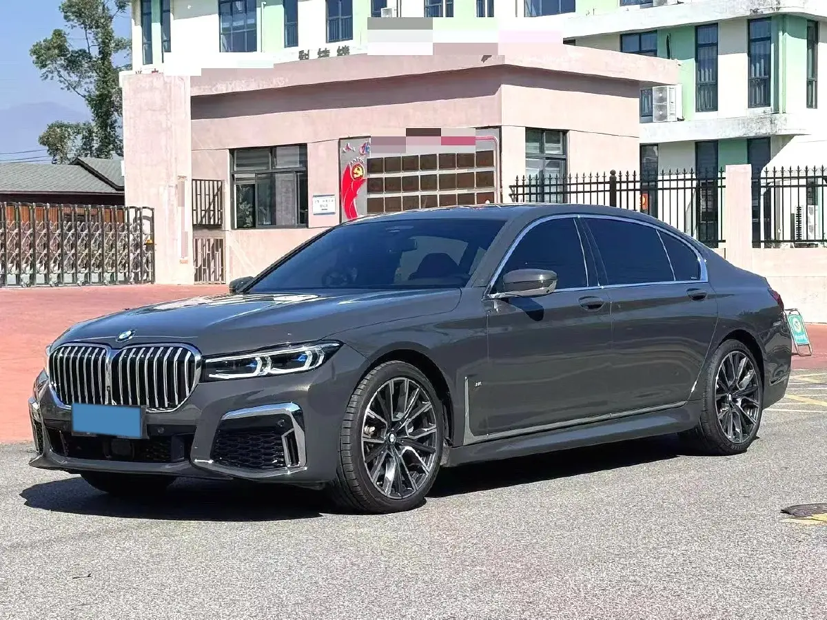 2021 BMW 7 Series 3.0T 340HP L6 8AT