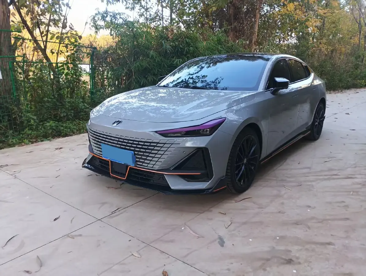 2023 ChangAn UNI-V 1.5T 188HP L4 7DCT