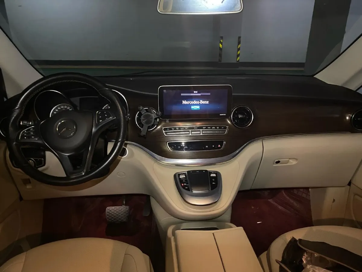 2021 Mercedes-Benz V Class 2.0T 211HP L4 9AT,autocango,china used car exporter,china ev exporter,chinese used car exporter,chinese used ev exporter