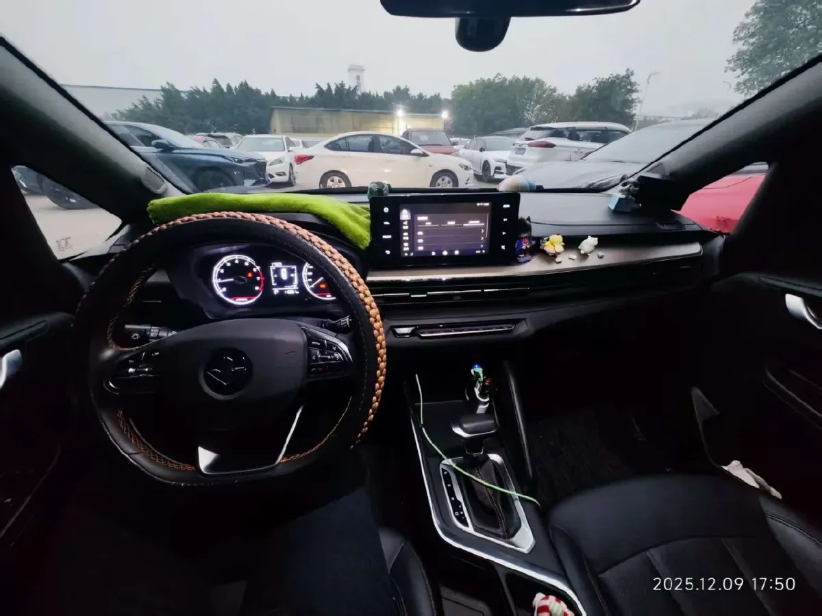 2022 Livan X3 PRO 1.5L 113HP L4 CVT,autocango,china used car exporter,china ev exporter,chinese used car exporter,chinese used ev exporter