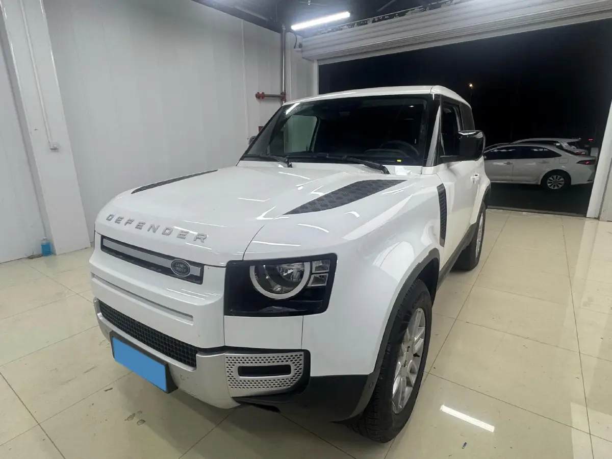 2023 Land Rover Defender 2.0T 300HP L4 8AT