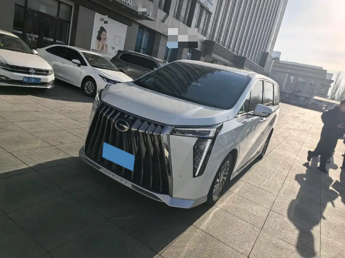 2023 GAC Trumpchi M8 2.0T 190HP L4 E-CVT Hybrid