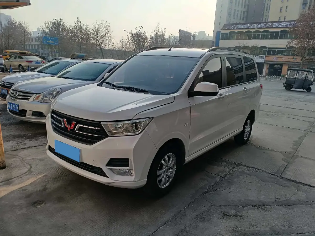 2021 WuLing HongGuang 1.5L 99HP L4 6MT