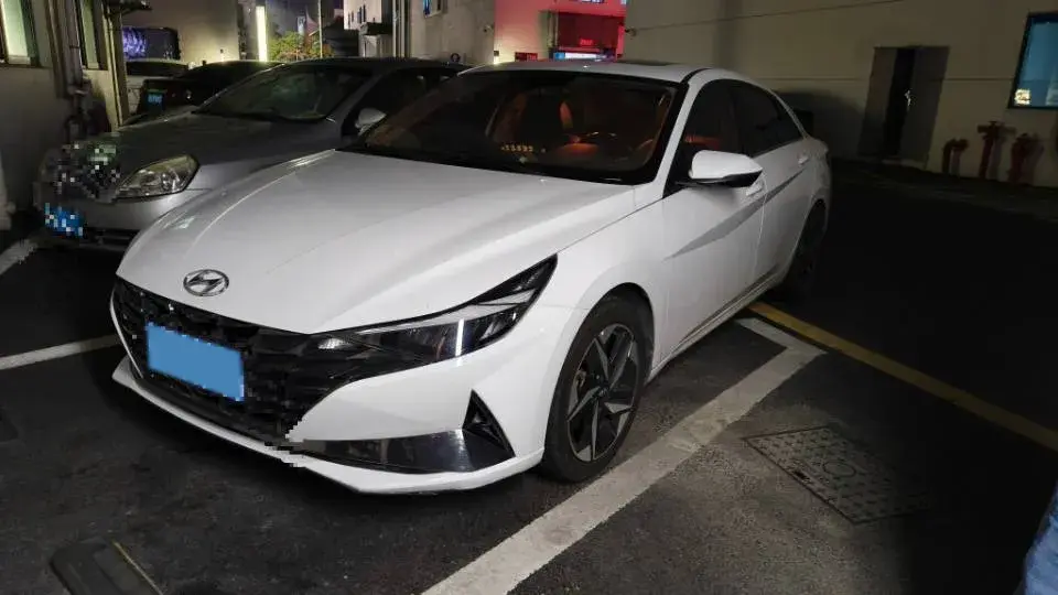 2021 Hyundai Elantra 1.5L 115HP L4 CVT