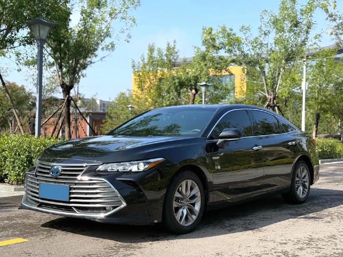 2019 Toyota Avalon 2.5L 178HP L4 E-CVT Hybrid