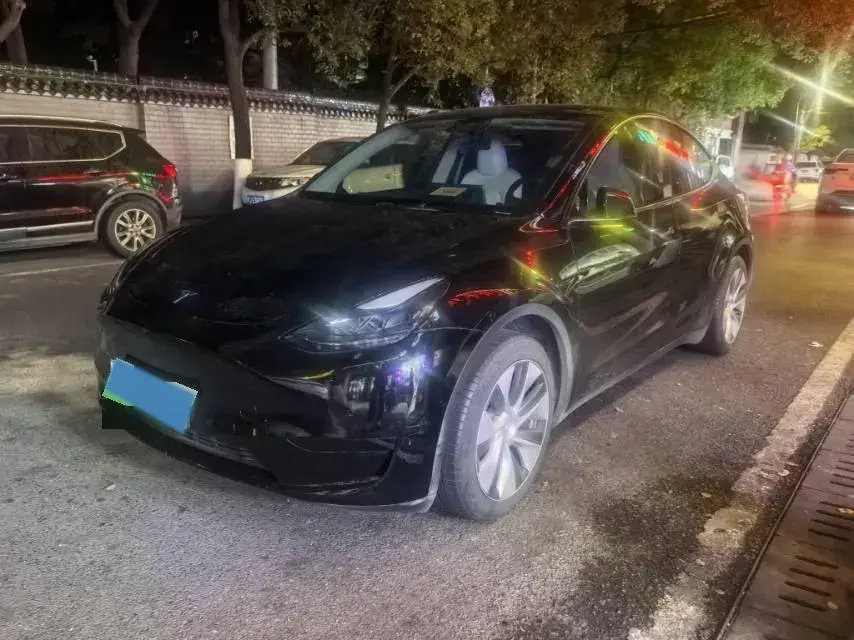 2022 Tesla Model Y BEV 60KWH