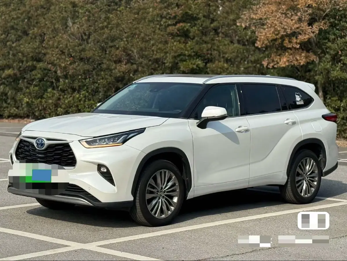 2022 Toyota Highlander 2.5L 192HP L4 E-CVT Hybrid