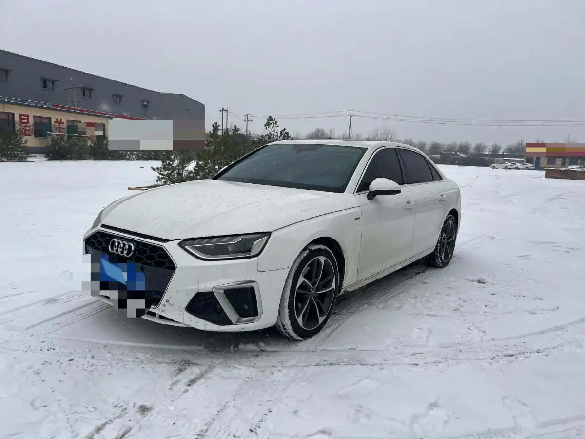 2022 Audi A4L 2.0T 190HP L4 7DCT