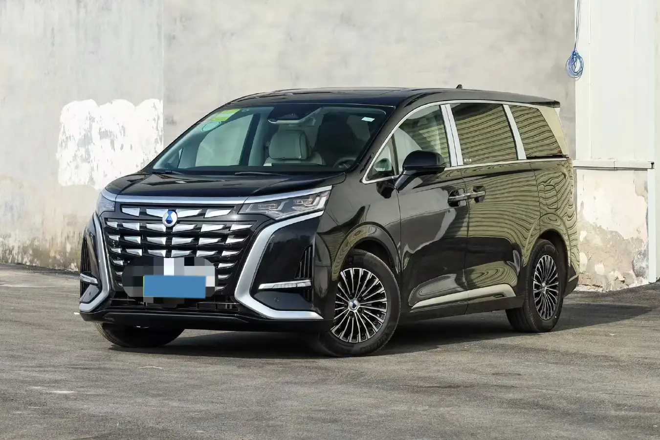 2024 Denza D9 1.5T 139HP L4 E-CVT PHEV 40KWH