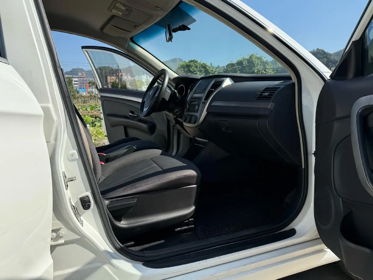 2017 DongFeng Aeolus AX5 1.4T 140HP L4 6DCT,autocango,china used car exporter,china ev exporter,chinese used car exporter,chinese used ev exporter