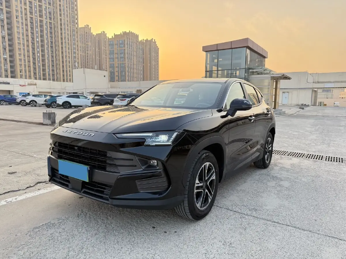 2025 Jetour DASHING 1.5T 156HP L4 6DCT
