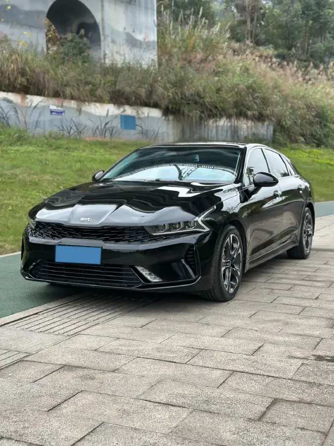 2020 Kia K5 2.0T 240HP L4 8AT