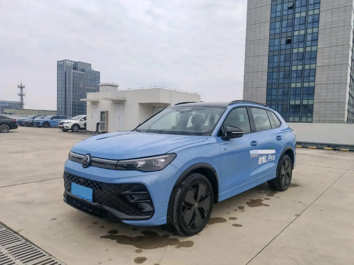 2024 Volkswagen Tiguan L 2.0T 220HP L4 7DCT